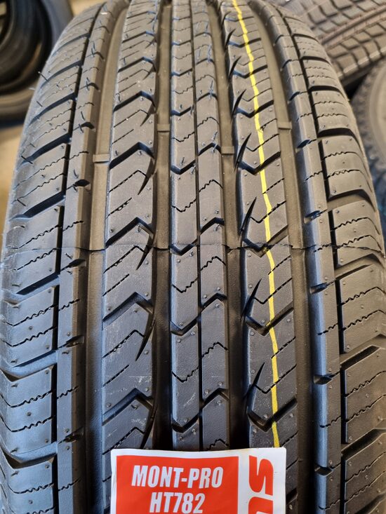 225/60R17 Sunfull HT782